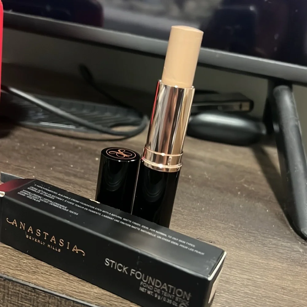Anastasia Beverly Hills this shade